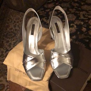 LOUIS VUITTON ladies dress shoes heel sz 9 1/2